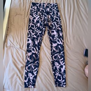 Lululemon wunder under legging size 6